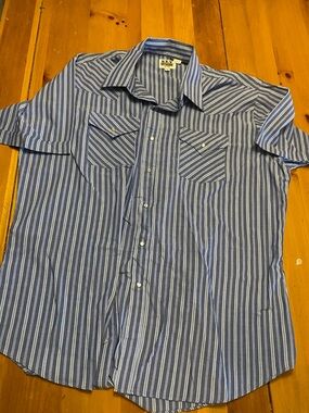 Ely Cattleman Blue & White Striped Short Sleeve Button-Down